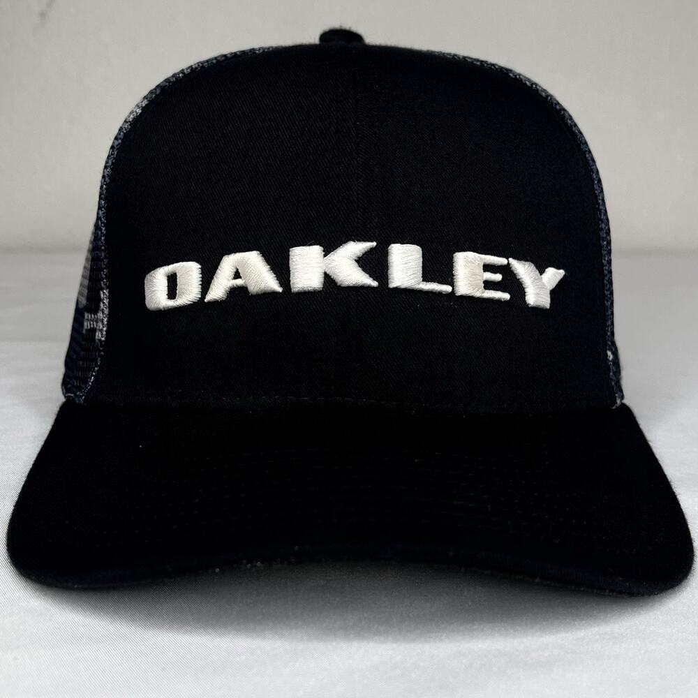 Oakley Snapback Hat Men's One Size Black Camouflage Trucker Mesh Back